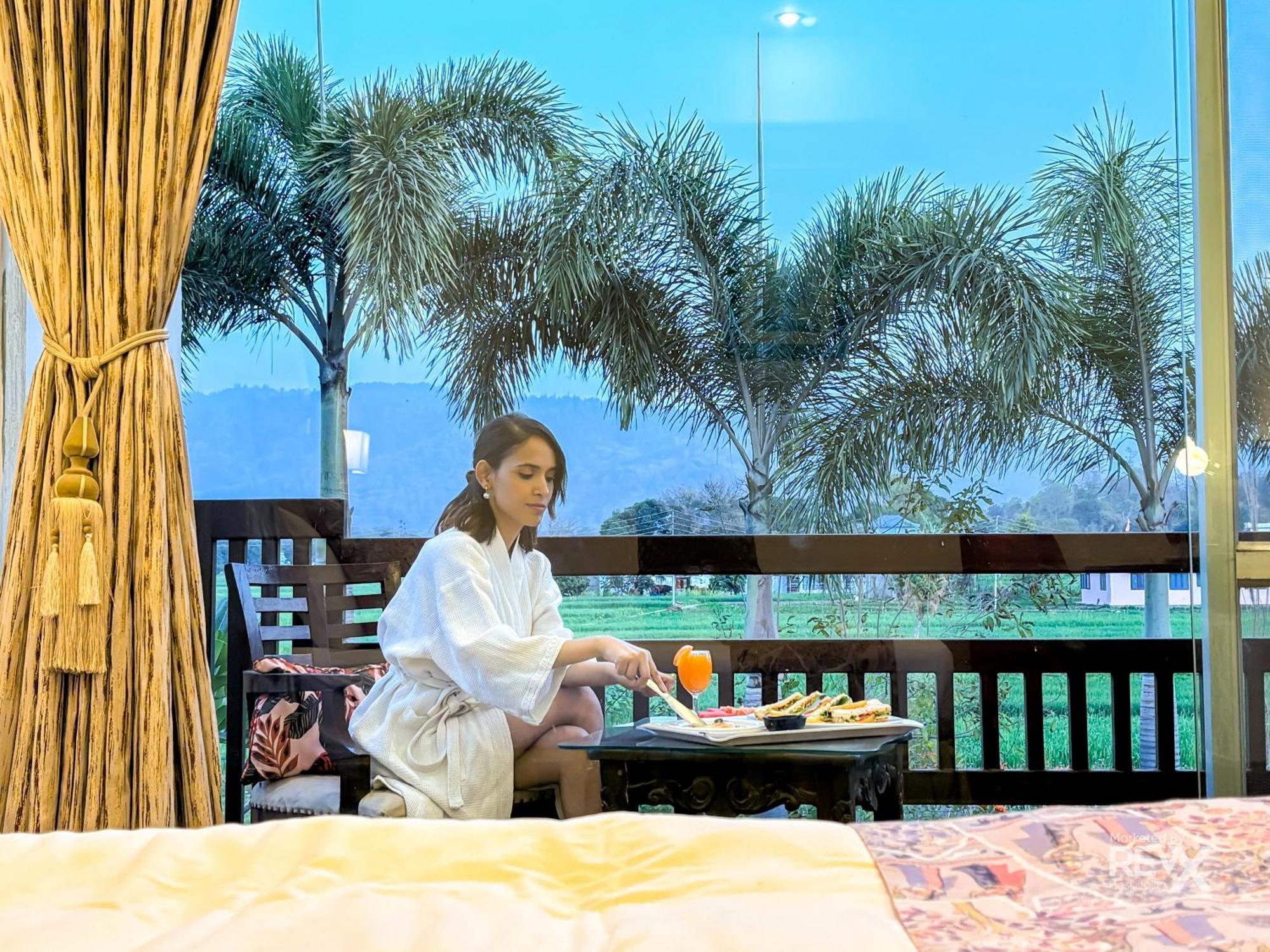 The Neeraj River Forest Resort Ayurvedic Wellness Center Ришикеш Экстерьер фото