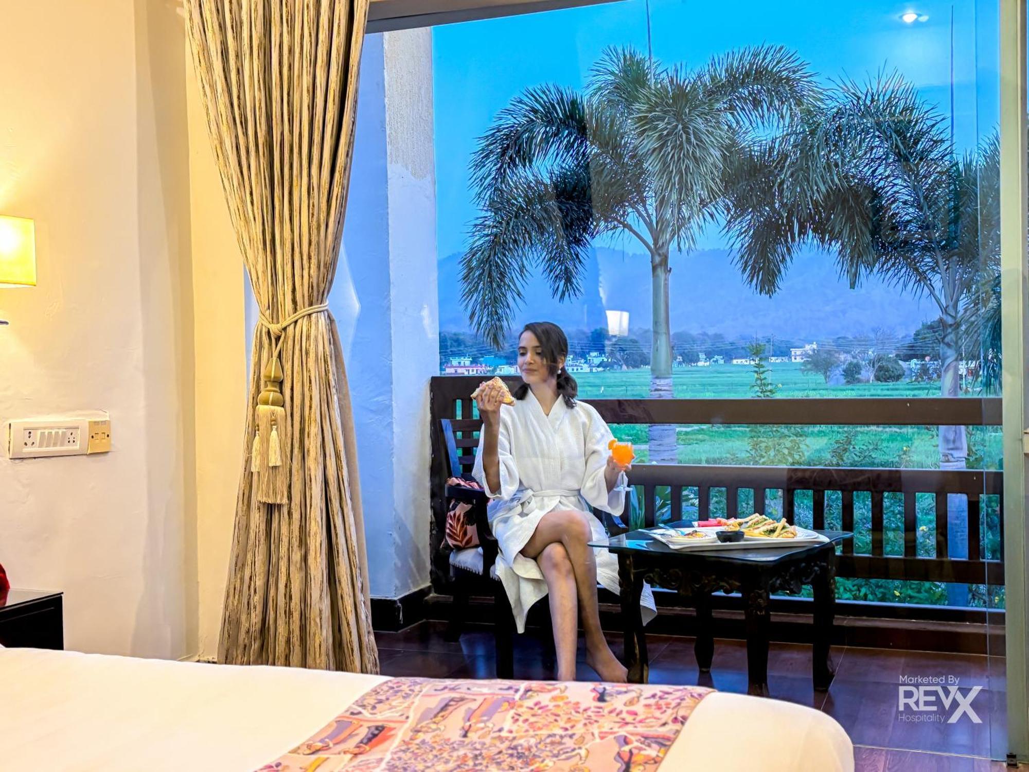 The Neeraj River Forest Resort Ayurvedic Wellness Center Ришикеш Экстерьер фото
