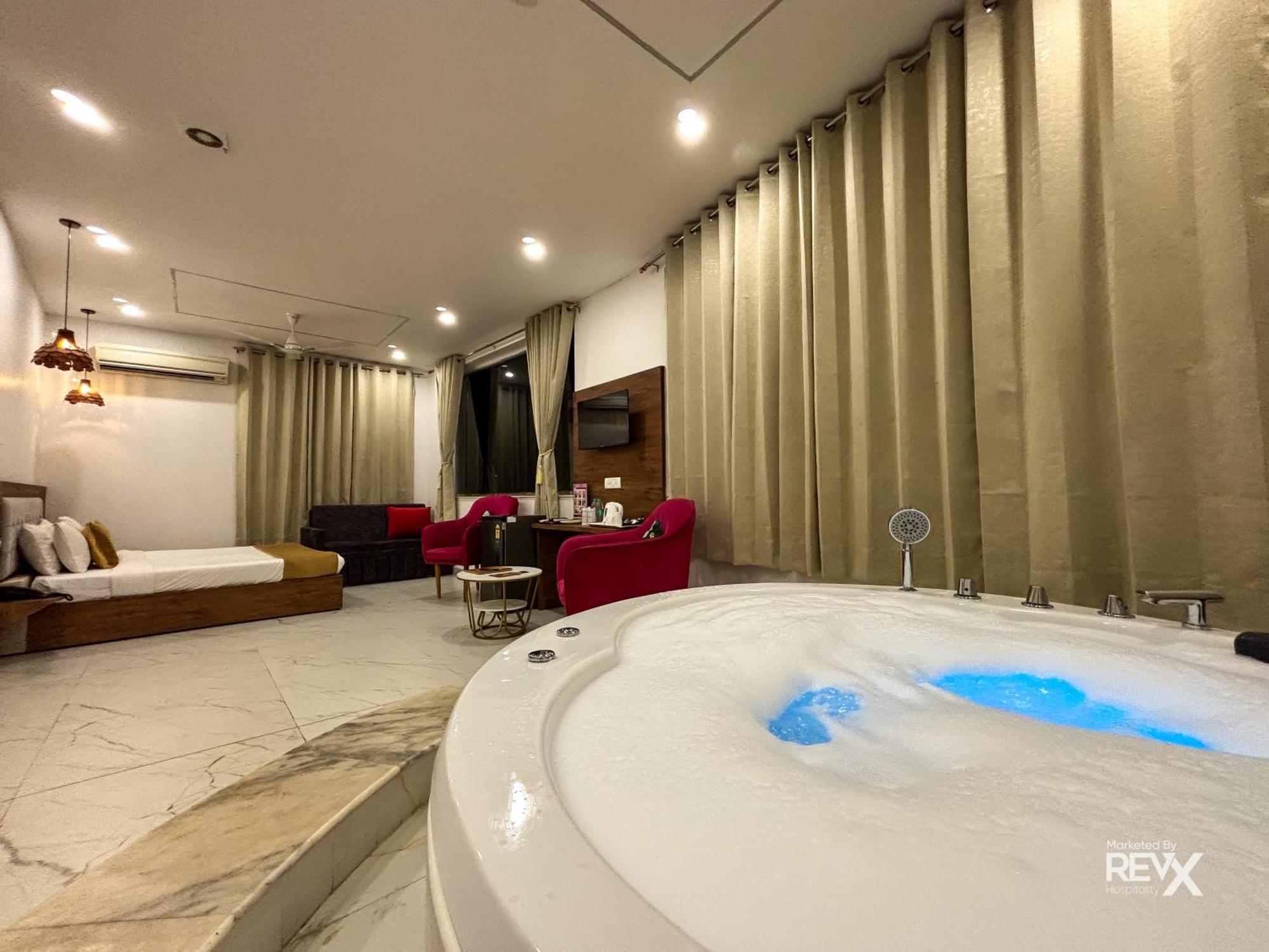 The Neeraj River Forest Resort Ayurvedic Wellness Center Ришикеш Экстерьер фото